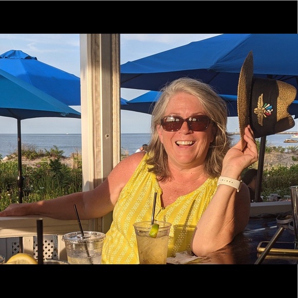 Meet your Posher, Deborah - Picture 7 of 7